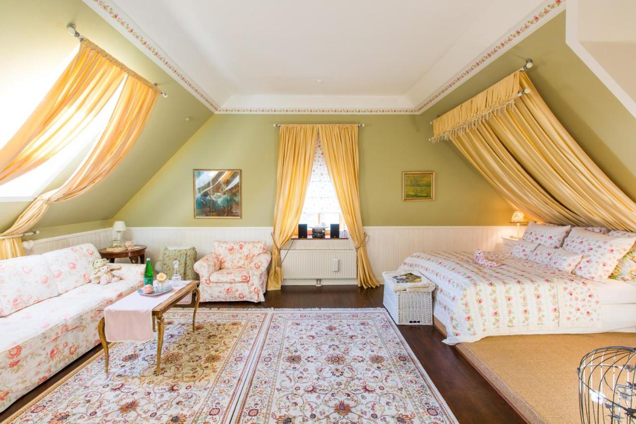 Oleander Romantik Zimmer Trausdorf an der Wulka Екстериор снимка